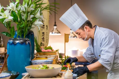 Anyee JinZhu Hotel (Shuangliu International Airport Chengdu University of  Information Technology) Отели рядом с достопримечательностью «Southwest Minzu University (Southwest Airport Economic Development Zone Campus)»