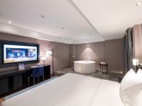 桔子水晶北京顺义中心酒店 - 荷塘月色高级大床房