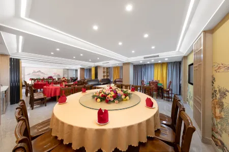 Kyriad Hotel (Heyuan Longchuan) Отели рядом с достопримечательностью «Heyuan Tuocheng»