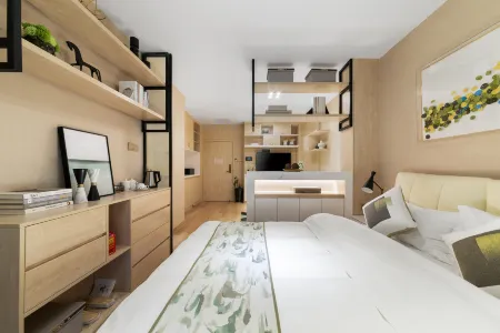 Yue Four Season Resort Center