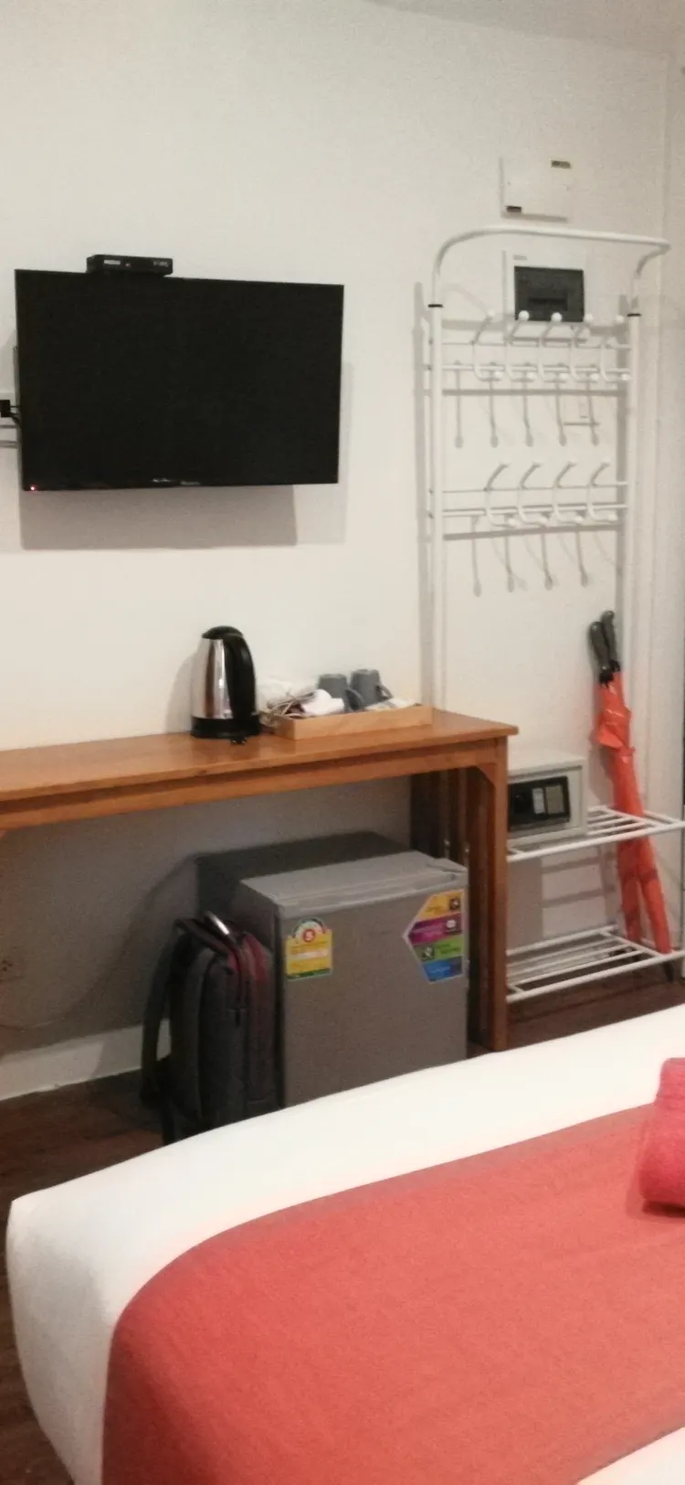 ห้องเตียงใหญ่ พร้อมวิวสวน