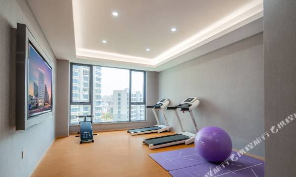 Thousand Hotel