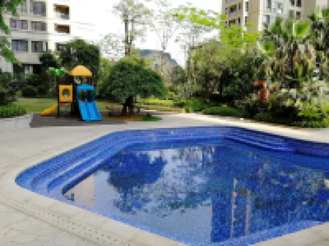 銀灘上島海景公寓（北海僑港風情街國際客運港店）