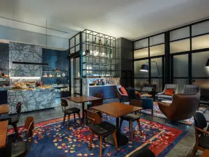 Next Hotel Melbourne, Curio Collection by Hilton