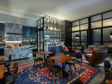 Next Hotel Melbourne, Curio Collection by Hilton