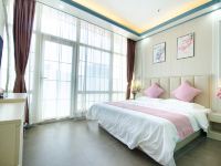 华娜酒店(柳州南亚名邸万象城店) - 浪漫舒软大床房