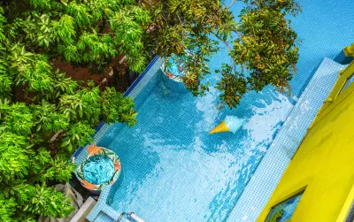 Haikou 13 March swimming pool b&B Hotel a 