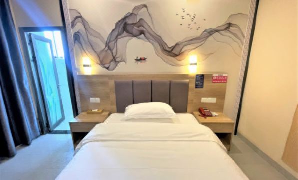 Xingang Boutique Apartment Hotel (Yulin Chinese Medicine Port Branch) - Housity
