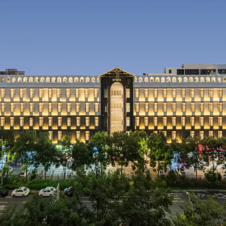 Revana Hotel Отели рядом с достопримечательностью «Станция метро Pingzhou »