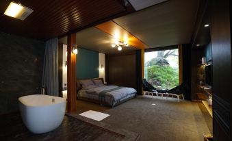 Shuifu Mancheng Forest Hotel