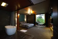 Shuifu Mancheng Forest Hotel