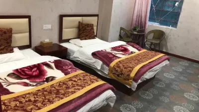 Zeming Inn Hotels near Liupanshuidong Railway Station