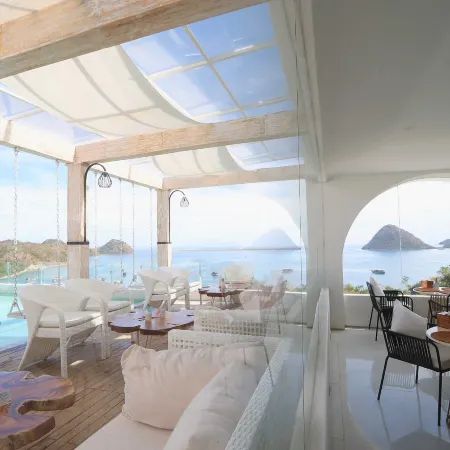 Loccal Collection Hotel Komodo
