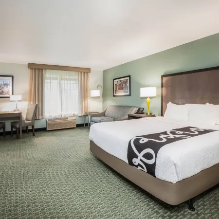 La Quinta Inn & Suites by Wyndham Newport