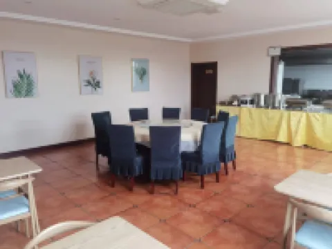 Holiday Inn 365, Luxian County Hotels in Lan County