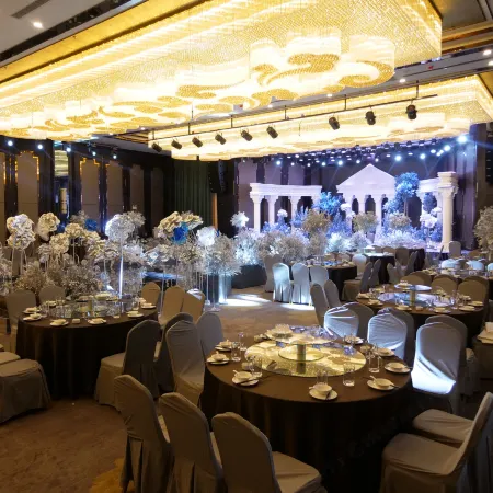 Dingxi Longwan Peninsula International Hotel