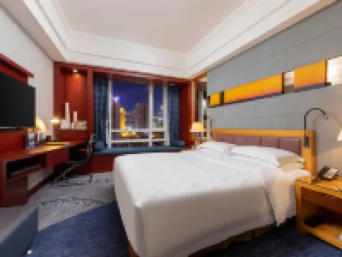 Zhuhai Charming Holiday Hotel (Gongbei Port High Speed Rail Station Store) Hotels in Zhuhai