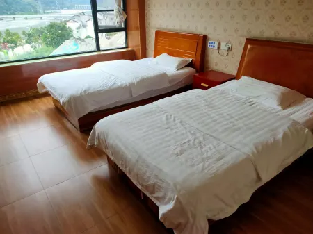 Pingwu Jiangyouxuan Hotel Отели рядом с достопримечательностью «Plum Garden, Plum Forest, Pingtong Town»