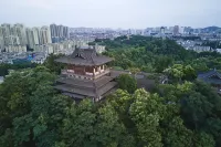 Zhenjiang Meisu Designer Cinema Apartment