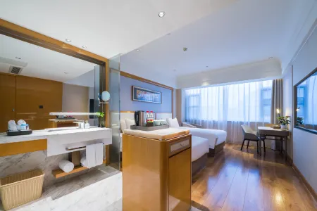 Madison Hotel Taizhou Jingqi Отели рядом с достопримечательностью «Baiyun Pavilion»