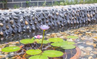 FLoral Hotel · Red Forest Yuyao hotel (Yuyao Siming Lake Scenic Area)
