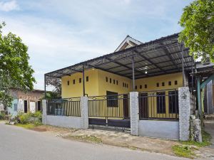 Spot on 91869 Insan Mulia Kost Syariah