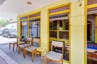 Hotel O Kalimantan Surabaya Syariah Hotels in Simokerto