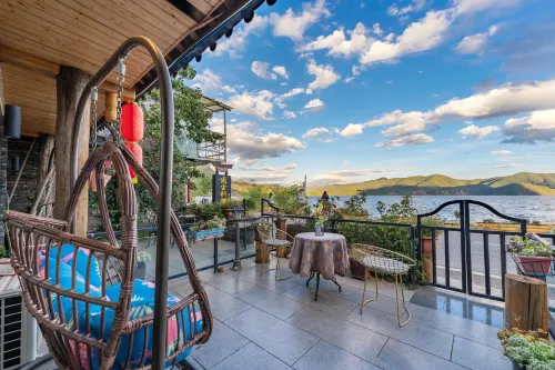 Lugu Lake Li Chen Bieyuan Inn - Strand
