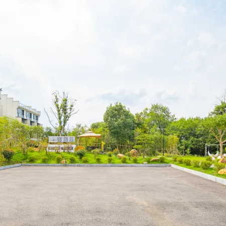 Jiuhua Mountain Lianxili Homestay (Jiuhua Mountain Scenic Area Tourist Service Center)