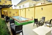 The Woodsage Guest Inn