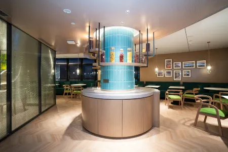 Home2 Suites by Hilton Zhangjiakou Zhangbei Отели рядом с достопримечательностью «Zhangbei Bashang Grassland»