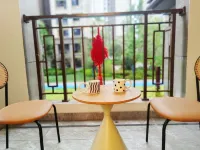 Yimao Meiju Cinema-style Apartment (Zunyi Wuyue Plaza)