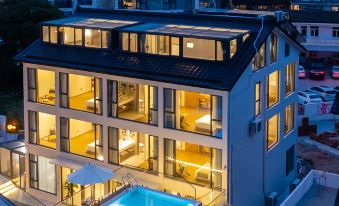 Zhoushan lvyun Bay Beach sunrise swimming pool holiday hostel