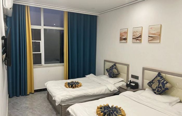 Runan Yijia Hotel