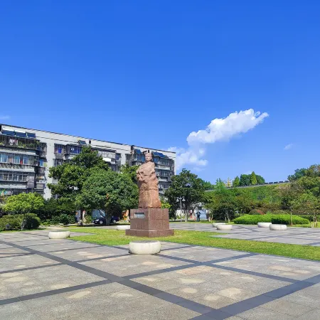 Xiangyang Ruoyin Homestay (Xiangyang Ancient City Zhongxuan Building)