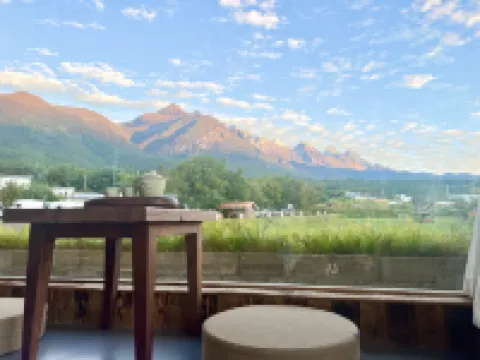 Lijiang Snow Mountain House View Courtyard (Baisha Ancient Town Branch)