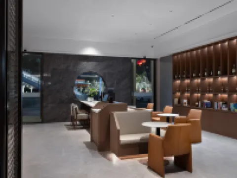 Taizhou Huangyan·Paris Designer Hotel (Wuyue Plaza Branch) Hotels in Taizhou