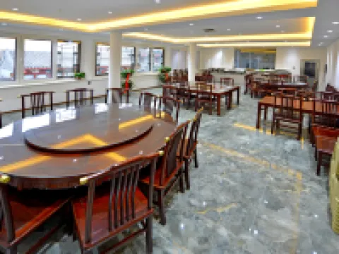 Shanhaiguan Zhujui Quanwang Hotel (Tianxia Diyi Guan Scenic Area) Hôtels à : Qinhuangdao