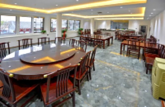 Shanhaiguan Zhujui Quanwang Hotel (Tianxia Diyi Guan Scenic Area) Hotels in Qinhuangdao