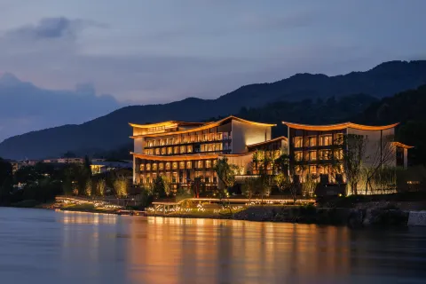 Dongjiang Lake Zixi Rusi Cultural Hotel