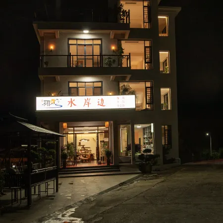 Shoreline Lodge