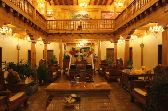 Deqin Shiyi Manor Hotels near Benzilan Town