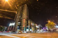 Auspicious Stars Hotel (Puzhu North Road Aolin Square Branch) Hotel berhampiran Nanjing Institute of Railway Technology (Pukou Campus)