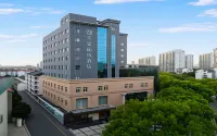 MEHOOD LESTIE Hotel (Jiangyin Nanmen Bausch & Lomb Branch) - Parking