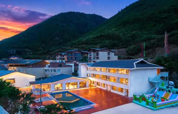 Xuelu Secluded Hot‑Spring Manor (Jiuzhai Romance Scenic Area Branch)