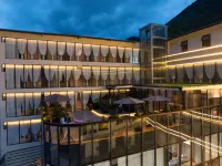 Howard Johnson Life Hotel (Jiuzhaigou County Eternal Love Scenic Area) - balcón