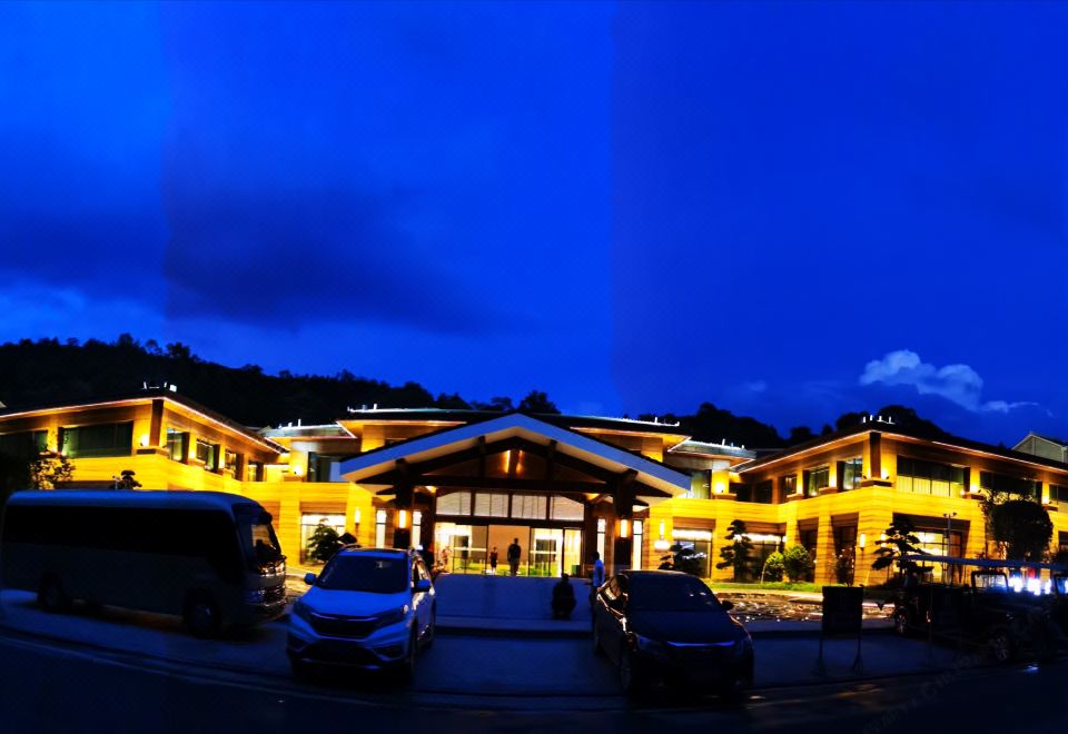 예산관 포레스트 호텔 조식 뷔페의 다양한 음식