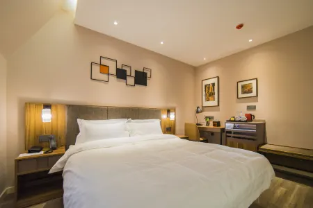 Homeinn Plus Hotel (Qingdao Weihai Road Taidong Pedestrian Street)