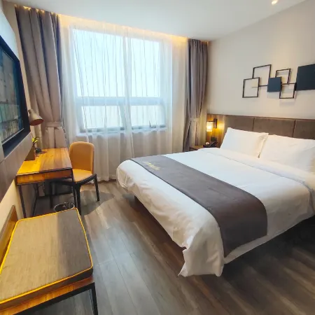 Homeinn Plus Hotel (Beijing Tiananmen Square Qianmen Dashilan Pedestrian Street)