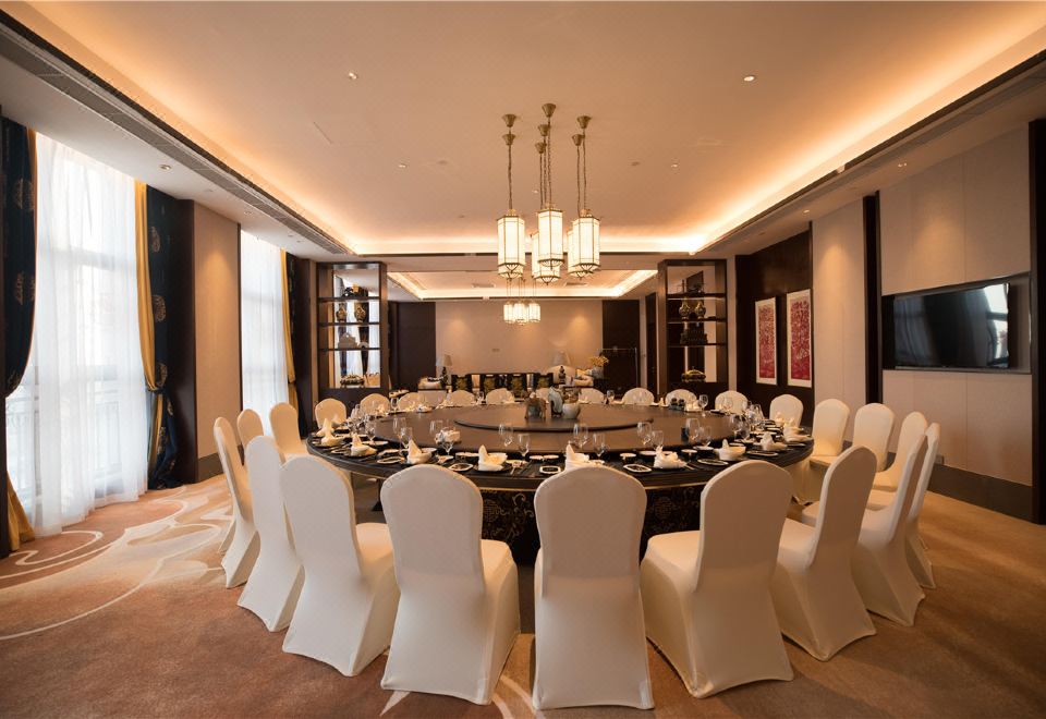 Howard Johnson Bayan Plaza QidongHotel Overview